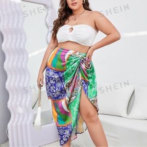 Plus Size Paisley Ruched Skirt